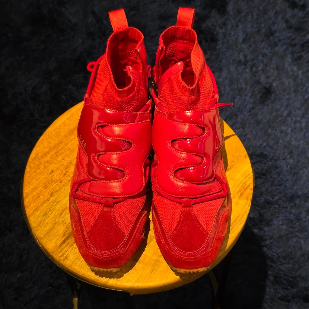 Sia Collective Heir Red Very Clean No Box Excellent